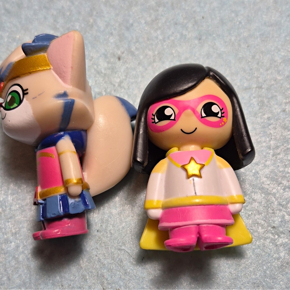 Ryan's world Lot Of 2 Mini Plastic Figures Girl and Cat